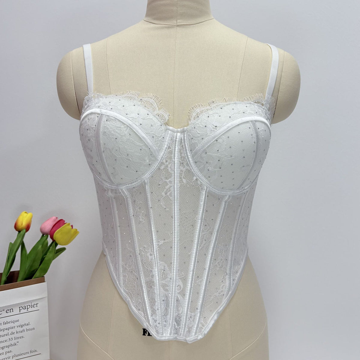 New cross-border European and American style lace and rhinestone embellished camisole, suitable for wearing as an inner layer or as an outer garment, with a shaping and bust-enhancing design